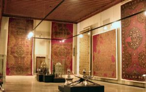 موزه فرش حلقه واسط تمامی علاقه‌مندان به فرش دستبافت در جهان است
